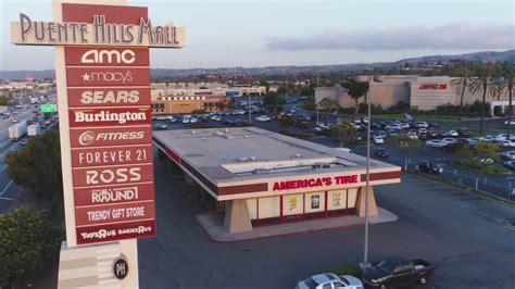 Puente Hills Mall .